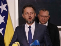 DŽEVAD MAHMUTOVIĆ ODGOVORIO SNSD-ovim PARLAMENTARCIMA: 'Nisam Dodik da se krijem. Branit ću opet BiH!