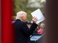 TRUMPOVE CARINE OD 10% STUPILE NA SNAGU: Republikanski senatori, njih četvero, protiv predsjednika SAD-a, žele mu smanjiti...