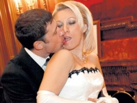 VUČIĆEV 'INFORMER' UZEO ZAHAROVU NA ZUB: Objavljene vulgarne fotografije s vjenčanja od prije 20 godina! (FOTO)