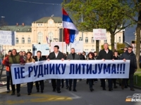POZVALI GRAĐANE DA SE UJEDINE: U Bijeljini održan protestni skup protiv eksploatacije litija na Majevici (VIDEO)