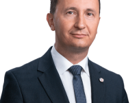 VOZILO GRADONAČELNIKA TREBINJA KAMENOVANO U NIKŠIĆU: Mirko Ćurić došao je podržati kandidata DF-a za...