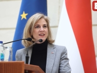 'SB' NA LICU MJESTA: Austrijska ministrica u Sarajevu -'Sankcije Dodiku stupile na snagu, institucije BiH moraju...'