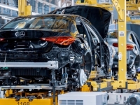 PROCURIO PLAN KOJI SU HTJELI SAKRITI: Mercedes premješta proizvodnju iz Njemačke u...