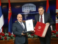DODIK PODIJELIO PRIZNANJA: Ordenom Njegoša prvog reda odlikovao Glavnu upravu MUP-a Ruske federacije za grad Moskvu