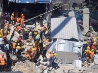 UŽASNI PRIZORI S LICA MJESTA: Urušio se krov u noćnom klubu, poginulo najmanje 80 ljudi, među njima i poznati pjevač...