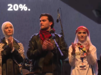 'SLOBODA ŠETA ČARŠIJOM': Emotivni prizori u Novom Pazaru - studenti zapjevali (VIDEO)