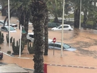 ZASTRAŠUJUĆE SNIMKE IZ TURISTIČKOG RAJA: Sve je pod vodom, otkazani letovi, hoteli otkazuju rezervacije...