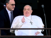 IAKO SE JOŠ OPORAVLJA OD OBOSTRANE UPALE PLUĆA: Papa Franjo posjetio rimski zatvor, upitan od novinara kako...