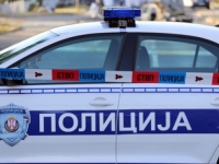 CURE DETALJI UŽASA U SUSJEDSTVU: Gazdu kafane sa sjekirom u ruci ganjao po parkingu, pa se autom zaletio u vrata restorana, uhapšen je...