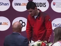 SKANDAL NA SVEČANOJ DODJELI MEDALJA: Rus poručio albanskom heroju 'Ti si izdajnik, evo ti medalja...'