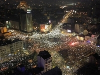 JEZIVE ISPOVIJESTI GRAĐANA NAKON ZVUČNOG INCIDENTA NA PROTESTU 15. MARTA: 'Kćerka je izgubila svijest', 'Panično sam gurala djecu, da budu iza mene'...