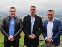 LICEMJERJE NA MAKSIMUMU: SDA kritikuje Dodika dok mu istovremeno drži ljestve u Tesliću i širom RS-a