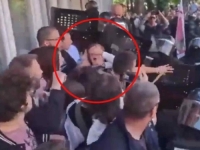 ŠIRI SE SNIMAK UŽASNE BRUTALNOSTI: Srpski policajac studenticu udara u glavu, ona uz vrisak pada na tlo (VIDEO)
