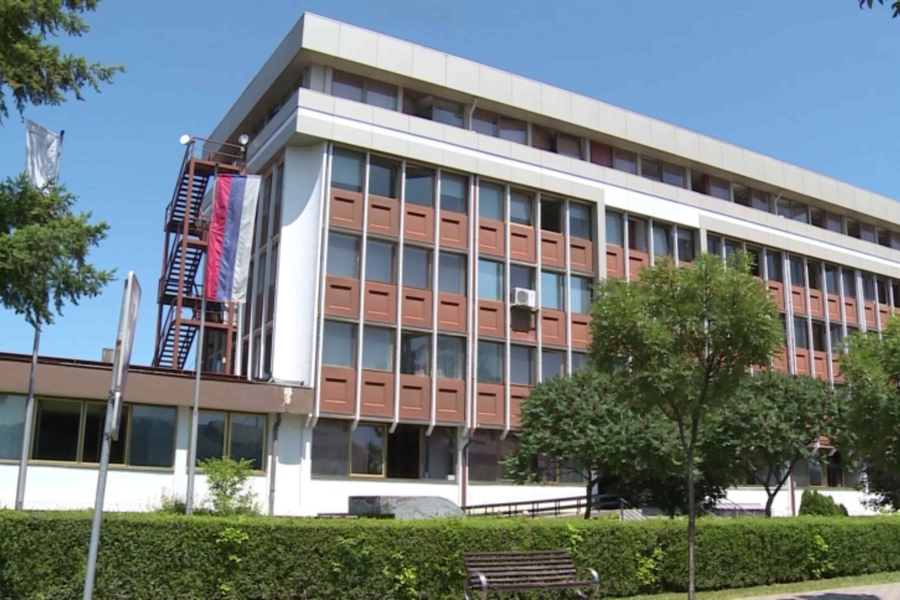 Fond zdravstvenog osiguranja Rs dugovao je bankama na kraju prošle godine 223,2 miliona KM po osnovu uzetih kredita.