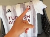 'HRVATSKA JE KATOLIČKA ZEMLJA...!': Tiktoker u Dalmaciji šetao u dresu FK Sarajevo, pa skoro dobio batine (VIDEO)