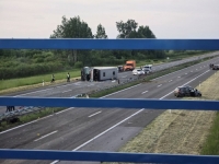 NOVI DETALJI SA AUTOCESTE A3: U teškoj saobraćajnoj nesreći učestvovao je autobus kompanije koja ima registrovane poslovnice u Tuzli, Živinicama, Kalesiji i Sarajevu