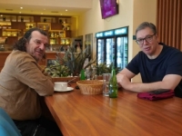STUDENTI PONIZILI VUČIĆA I ACU LUKASA: 'Za stolom sa prostacima i narkomanima, a kolima na članove Filharmonije'