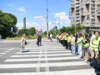 STARIJA ŽENA VRIJEĐALA STUDENTE U BEOGRADU: 'Pa zar okupirate fakultet za popove'