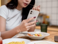 PSIHOLOZI ISTRAŽIVALI, PA PODIJELILI: Navika povezana s mobitelom može otkriti ovu sklonost