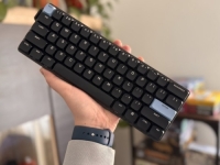 TEHNO RECENZIJE: Ovo je Epomaker Carbon 60, perolaka tastatura za digitalne nomade, sa velikim brojem funkcija koje će...
