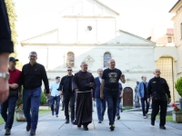 U ULOZI TURISTIČKOG VODIČA: Helez ambasadorima pokazao manje poznate ljepote BiH (FOTO)