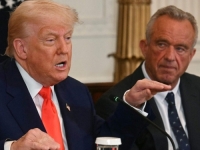 NOVI PREOKRET: Trumpov ministar zdravstva donio nove smjernice za vakcinu protiv Covida, evo kojim kategorijama se ne preporučuje (VIDEO)
