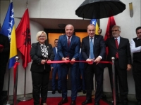 NA OBOSTRANO ZADOVOLJSTVO: Ministri Zukan Helez i Igli Hasani otvorili ambasadu Republike Albanije u BiH