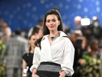 KAO BARBIKA: Glumica potaknula glasine o plastičnim operacijama nakon što je pokazala zategnuto lice (FOTO)
