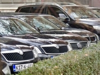DOK IM SCHMIDT BLOKIRA RAČUNE, KROVNA BH. INSTITUCIJA MU GAZI ODLUKE: Firma povezana sa Stevandićem servisirat će vozila Predsjedništva BiH