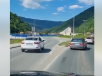 DIJASPORAC ZABORAVIO PRAVILA DOLASKOM U BiH: Prestizao kolonu vozila, pa ušao u kružni tok u kontra-smjeru (VIDEO)