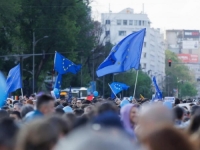 HILJADE LJUDI NA ULICAMA BUKUREŠTA: 'Nećemo unazad, prema Rusiji'