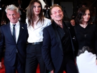 VEZA O KOJOJ SE PRIČA: Sean Penn ukrao pozornost u društvu 34 godine mlađe djevojke (FOTO)
