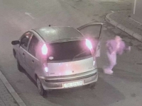 POJAVILI SE DRAMATIČNI SNIMCI: Ovo je muškarac koji je ukrao automobil dok je u njemu bila djevojčica (FOTO)