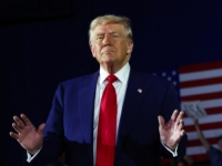 I AVIONSKU KARTU: Trump migrantima nudi hiljadu dolara za dobrovoljnu deportaciju