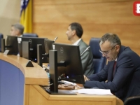 INTERVENISALO OSIGURANJE: Incident i naguravanje između Kojića i Babalja, SNSD i US napustili sjednicu državnog Parlamenta