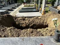 POKOJNIKA SPUSTILI NA ZEMLJU: Svi čekali da čuju svećenikov glas, a začulo se nešto drugo