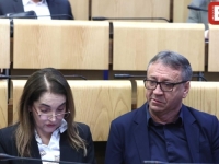 POLITIČKI BROD SDP-a I NiP-a PORINUT U SARAJEVU NASUKAO SE U KRAJINI: Hamdija Abdić Tigar za 'SB' - 'Oni kad te opkole...'