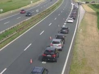 KILOMETARSKE KOLONE ZBOG SAOBRAĆAJNE NESREĆE: 'Obilazak je državnim, županijskim i lokalnim cestama...