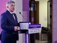 'BiH IMA ZNANJE I DOKAZANE STRUČNJAKE': Željko Komšić obratio se na svečanosti u Vijećnici (VIDEO)