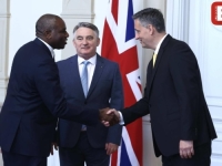 'SB' NA LICU MJESTA: Britanski šef diplomatije David Lammy stigao u Predsjedništvo BiH (FOTO)