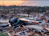 STRAVIČNI TORNADO OPUSTOŠIO DIJELOVE AMERIKE: Preko 20 MRTVIH, traga se za preživjelima (VIDEO, FOTO)