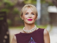 'HRABRO BUDI TI': Danijela Martinović u kombinaciji koju možete kopirati jer je idealna za svakodnevnu eleganciju (FOTO)