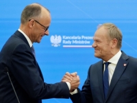 TUSK PORUČIO MERZU: 'Poljska neće primati migrante koje vi odbijete'