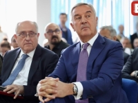 KAO NEČIJA (VIŠE)GODIŠNJA PLAĆA: Milo Đukanović tokom boravka u Sarajevu pokazao luksuzni modni dodatak (FOTO)