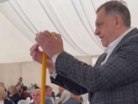 ĐURĐEVDAN JE, A ON JE JOŠ NA SLOBODI: Dodik dočekao rodbinu i prijatelje u dobrom raspoloženju (VIDEO)