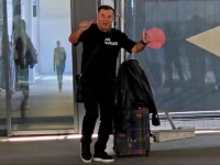 POZNATI PJEVAČ DEMOLIRAO HOTEL: Napravio je rupu u televizoru, a nakon tragedije je ostavio alkohol