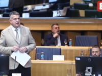 VUKOVIĆ (SE) PITA: 'Kako će funkcionisati RS kad mu je rukovodstvo pod sankcijama, da imaju imalo...'