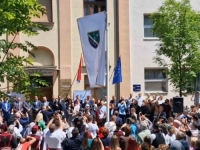 U NOVOM PAZARU OBILJEŽEN 'DAN BOŠNJAČKE NACIONALNE ZASTAVE': 'Pokazujemo da su Bošnjaci jedan narod, gdje god da žive!' (VIDEO)