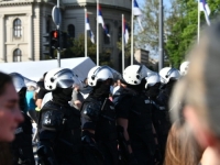 POLA GODINE OD TRAGEDIJE U NOVOM SADU: Studenti i profesori na ulicama, Vučićeve pristalice sa razglasa puštali četničke pjesme