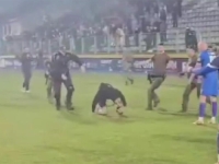 MUNJEVITA REAKCIJA POLICIJE NA 'PECARI': Zaustavljeni huligani koji su pokušali doći do igrača Sarajeva (VIDEO)
